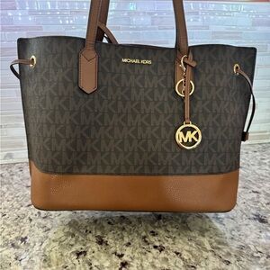 Michael kors purse